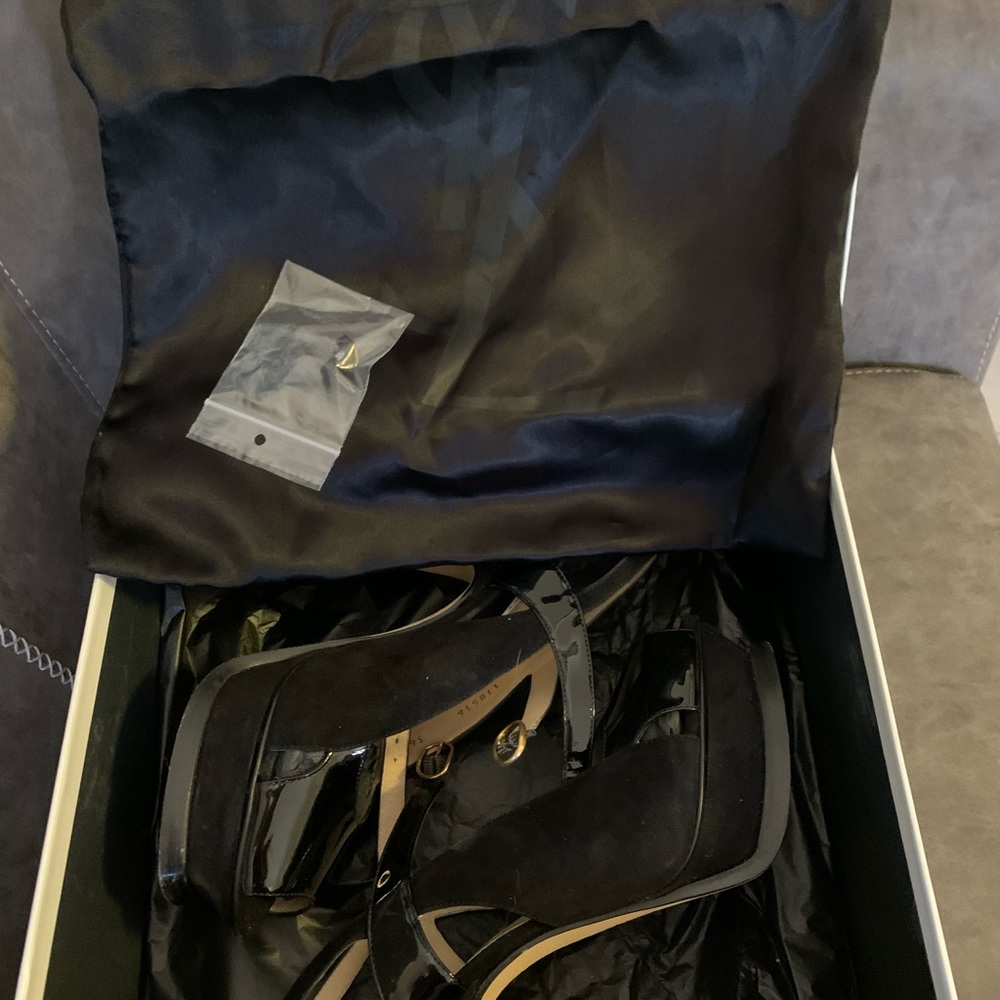 Shoes - Picture 3 of 5